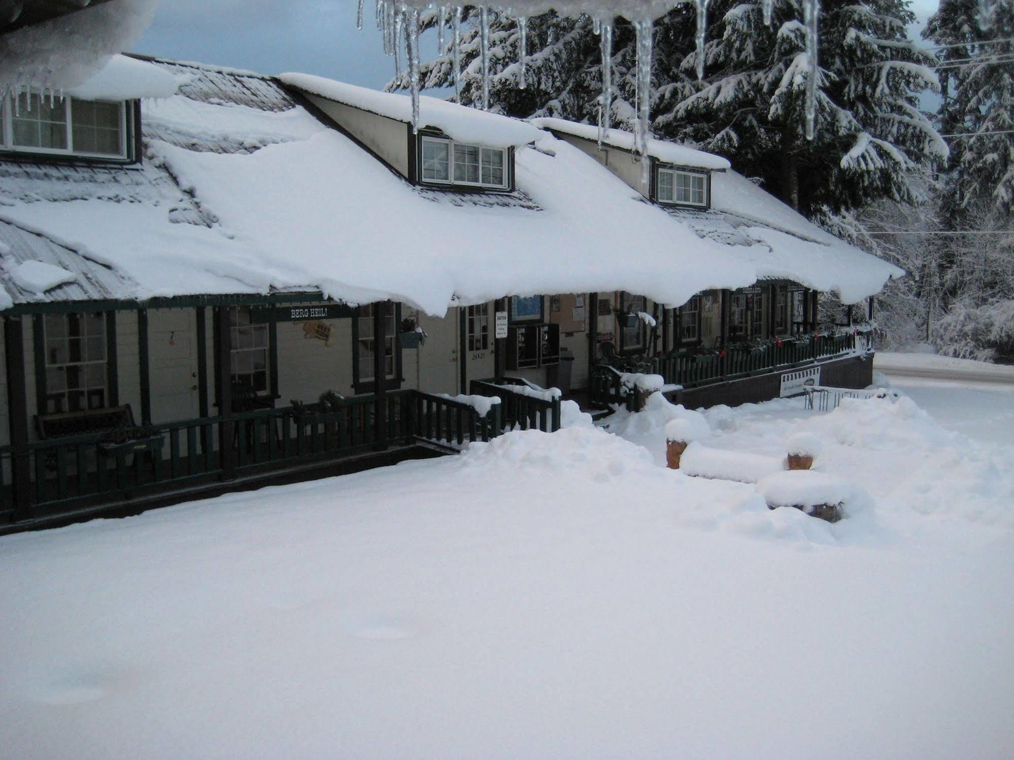 Whittaker'S Motel & Historic Bunkhouse Ашфорд Екстер'єр фото