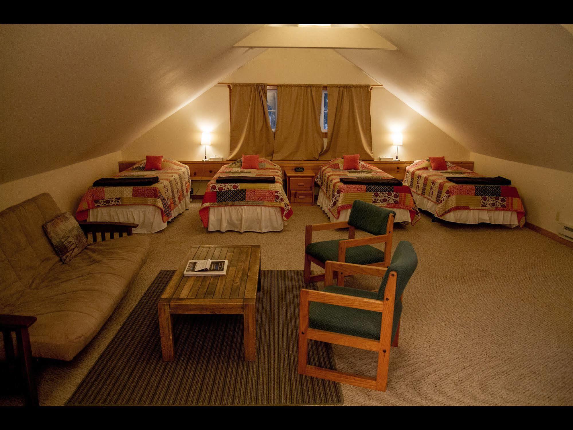 Whittaker'S Motel & Historic Bunkhouse Ашфорд Екстер'єр фото