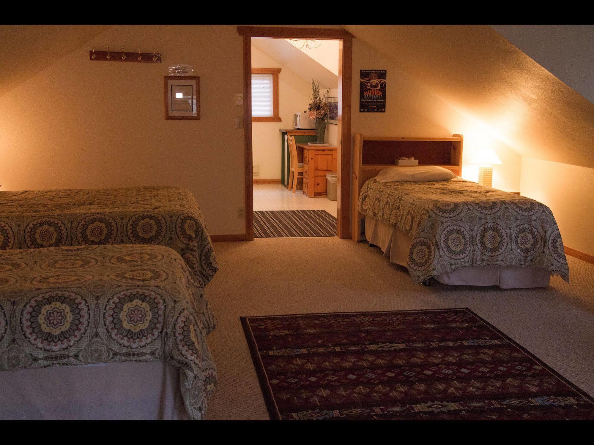 Whittaker'S Motel & Historic Bunkhouse Ашфорд Екстер'єр фото